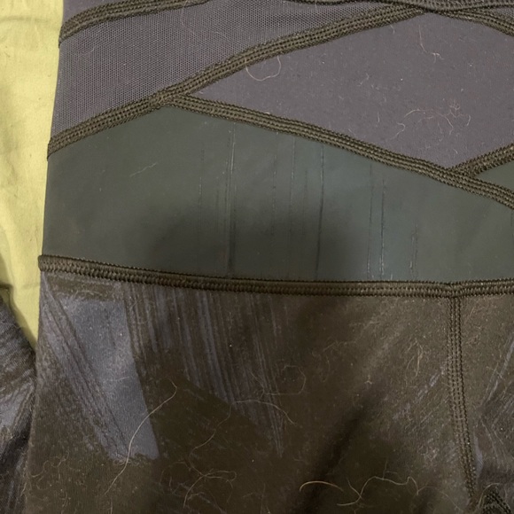 Lululemon limited addition leggings size 4 - Picture 6 of 6